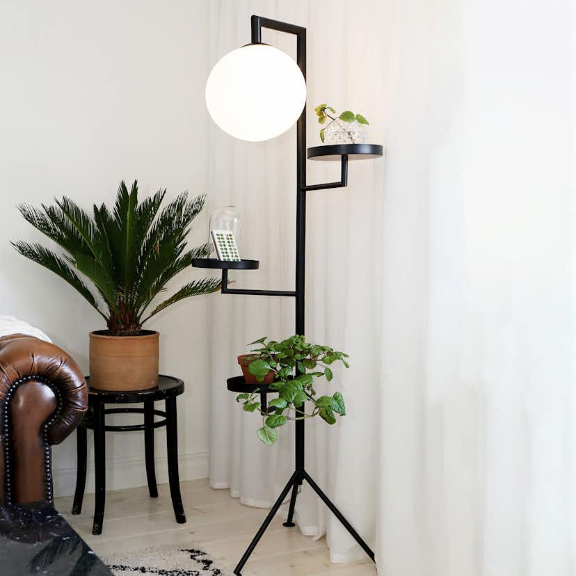 Golvlampa Globen Lighting Astoria