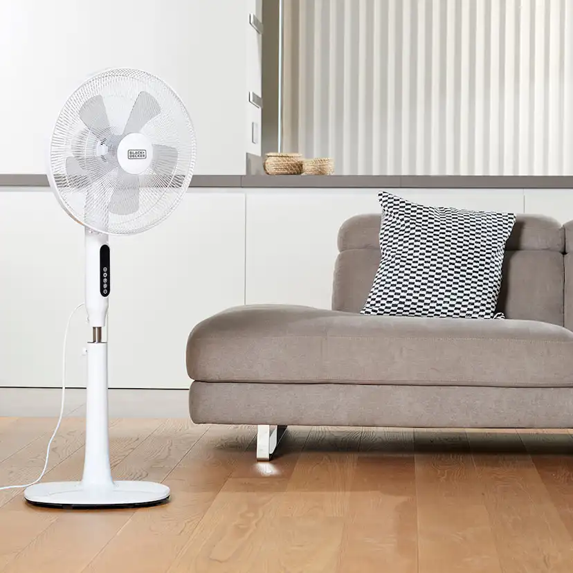 Golvfläkt Black+Decker 5 Blad Vit