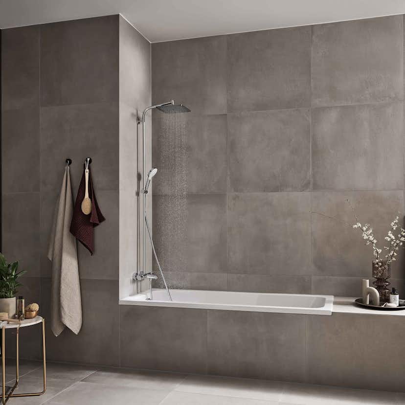 Takduschset Hansgrohe Crometta E Showerpipe 240 1-jet med Badkarsblandare