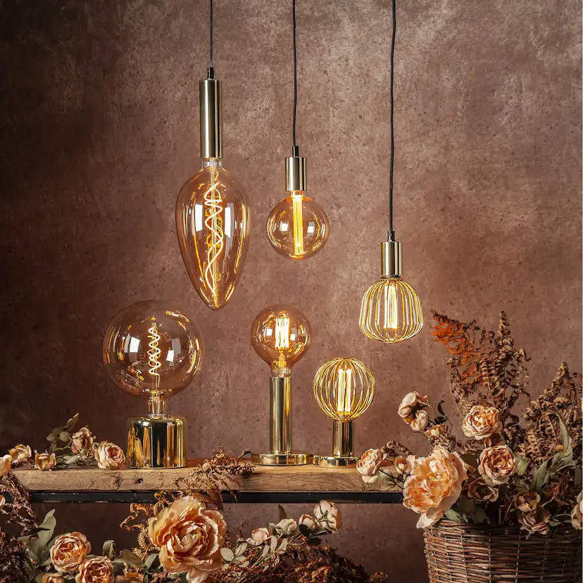 LED-lampa Star Trading E27 G125 Globe Gold