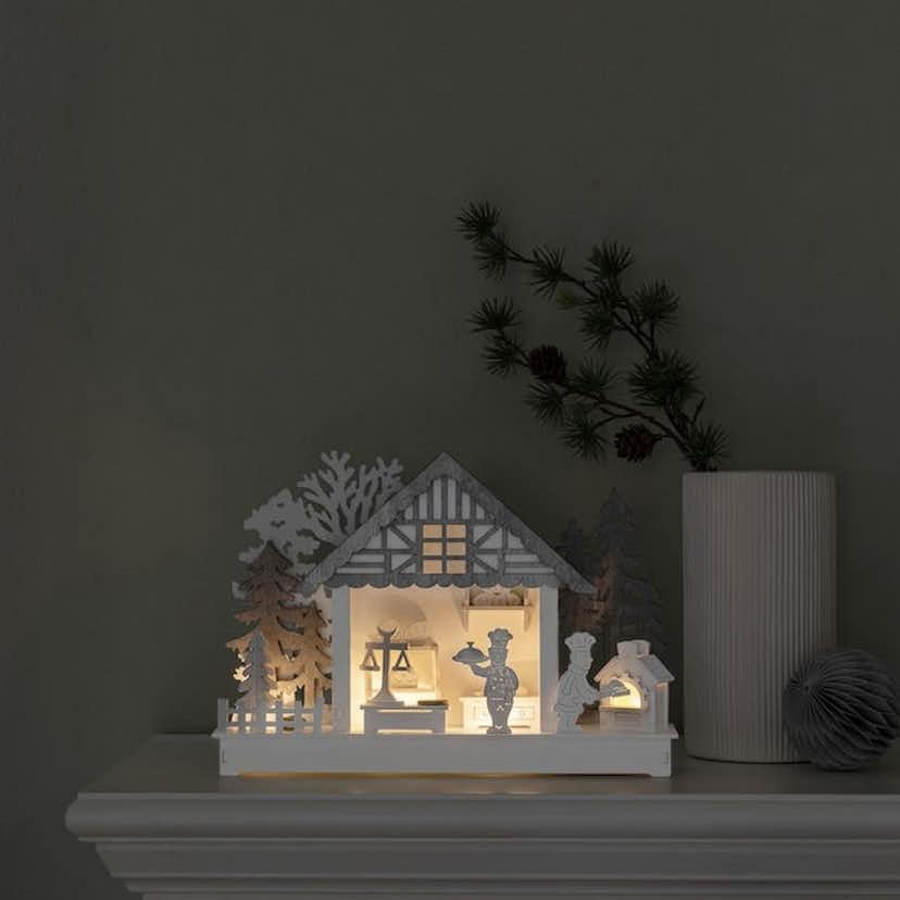 Julby Gnosjö Konstsmide Motiv Hus Trä 4 LED