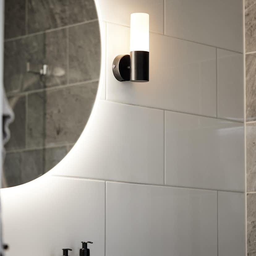 Vägglampa PR Home Beta