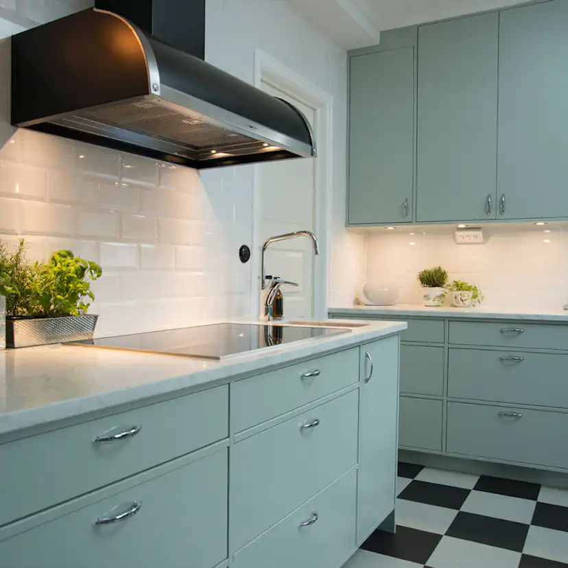 Handtag Beslag Design Stil 555 inkl Bricka-96 Krom