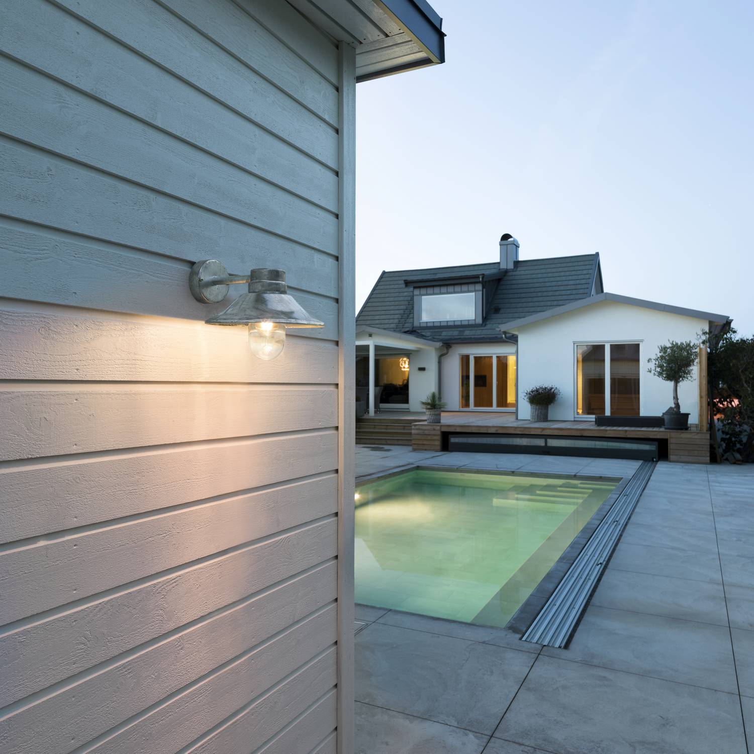 Vägglykta Gnosjö Konstsmide Vega E27 med Skärm