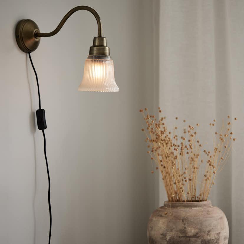 Vägglampa PR Home Emmi