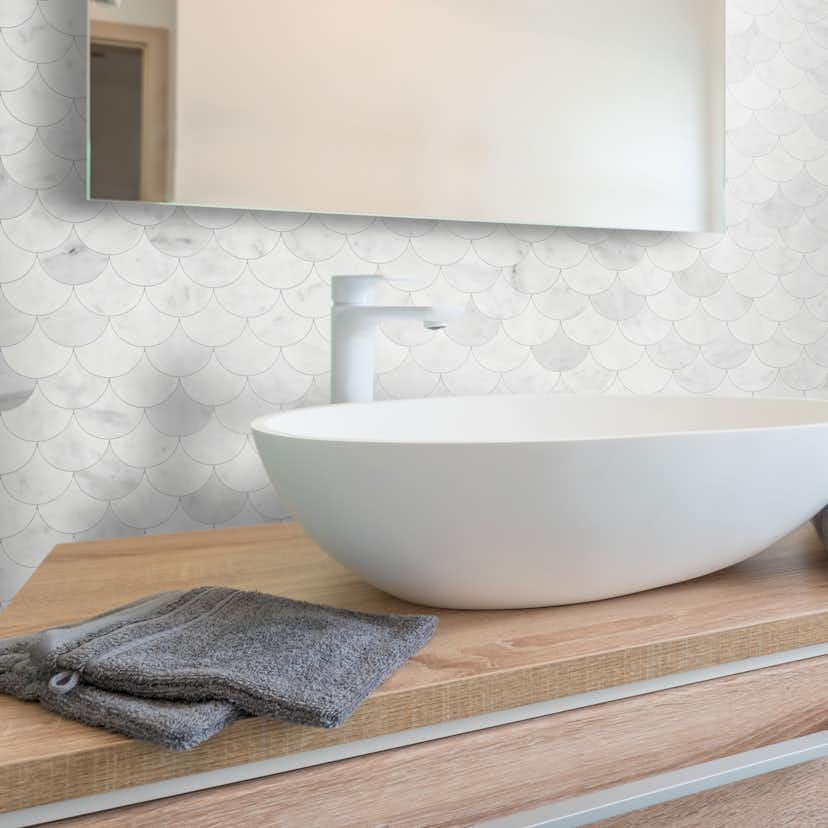 Marmor Arredo Carrara Fishtail Vit 5x7 cm Polerad