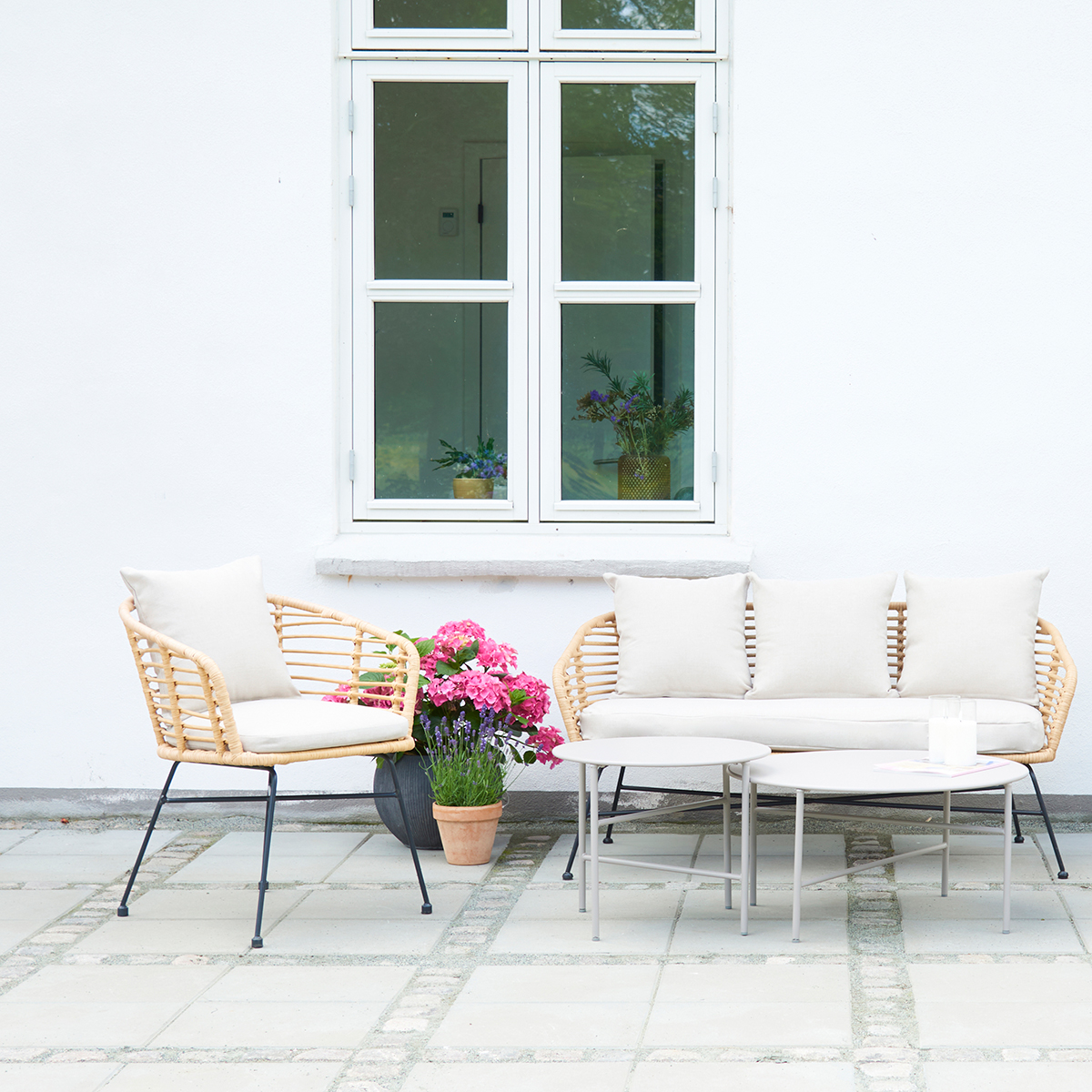 Utebord ENVY DESIGN Pesetos Ø70H35 cm