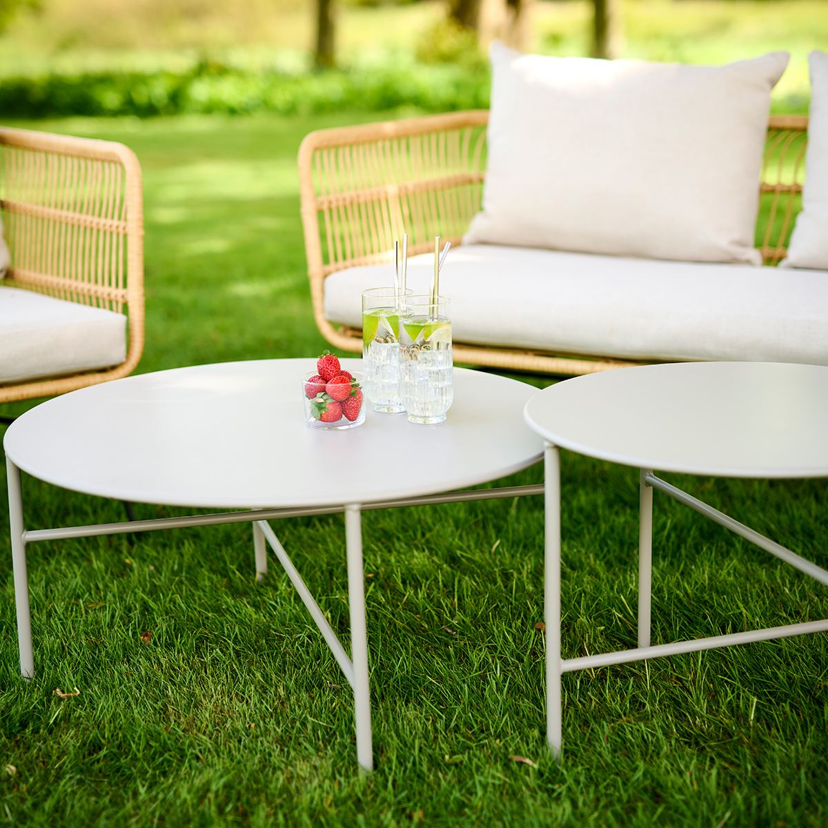 Utebord ENVY DESIGN Pesetos Ø70H35 cm