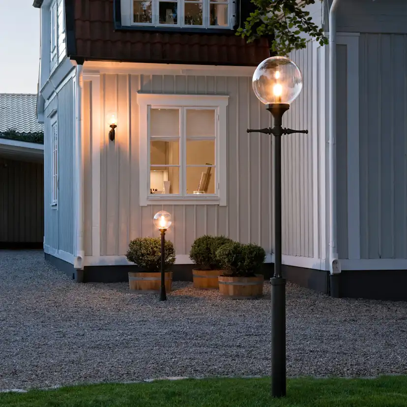 Trädgårdslykta Gnosjö Konstsmide Orion E27 med Stolpe