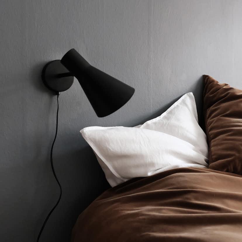 Vägglampa Dyberg Larsen DL12 Svart