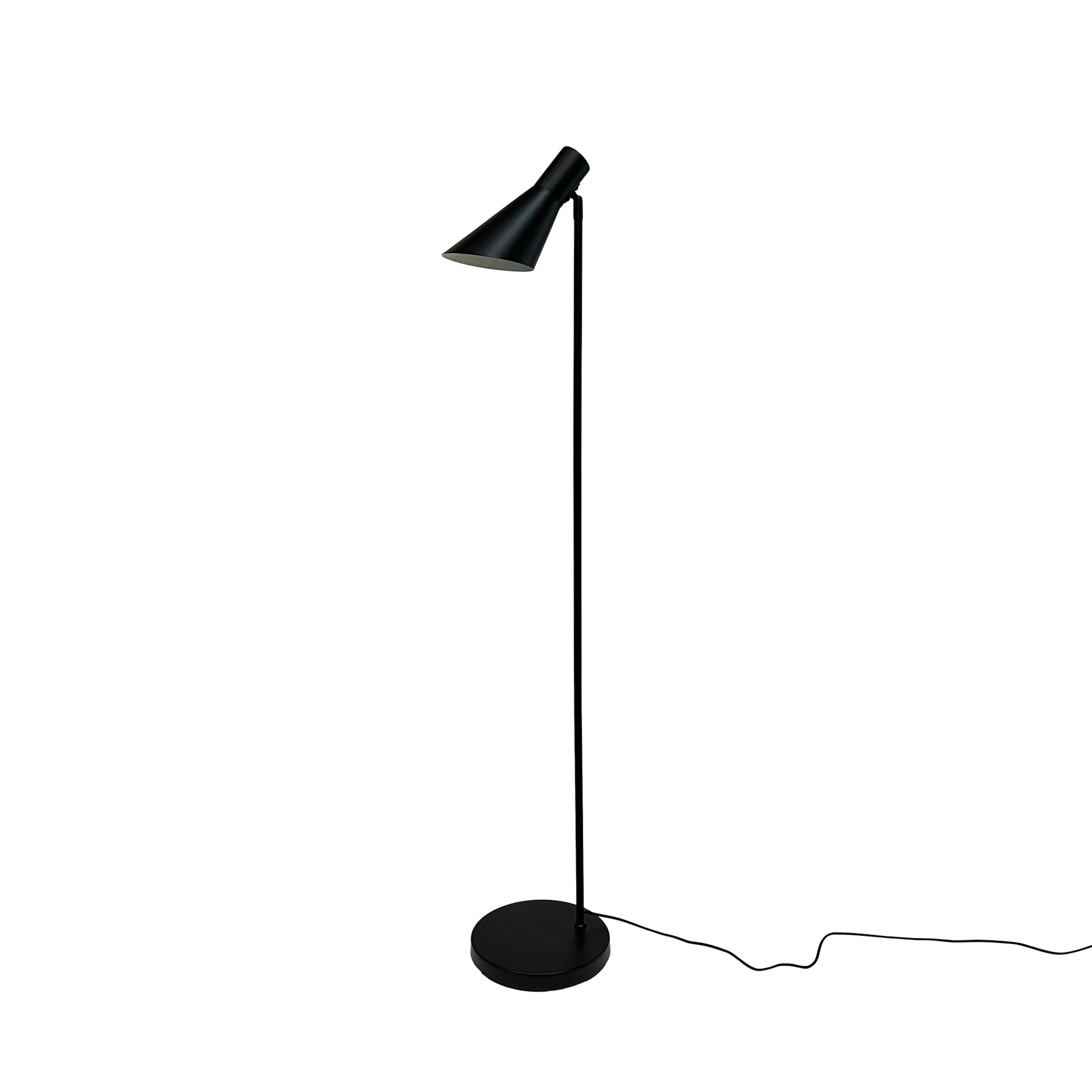 Golvlampa Dyberg Larsen Denver