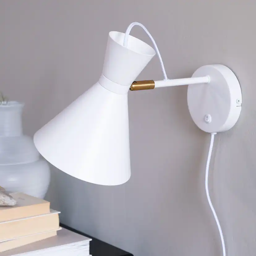 Vägglampa Dyberg Larsen Cindy