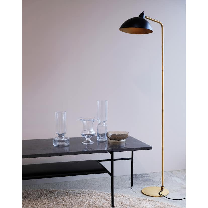 Golvlampa Dyberg Larsen Futura