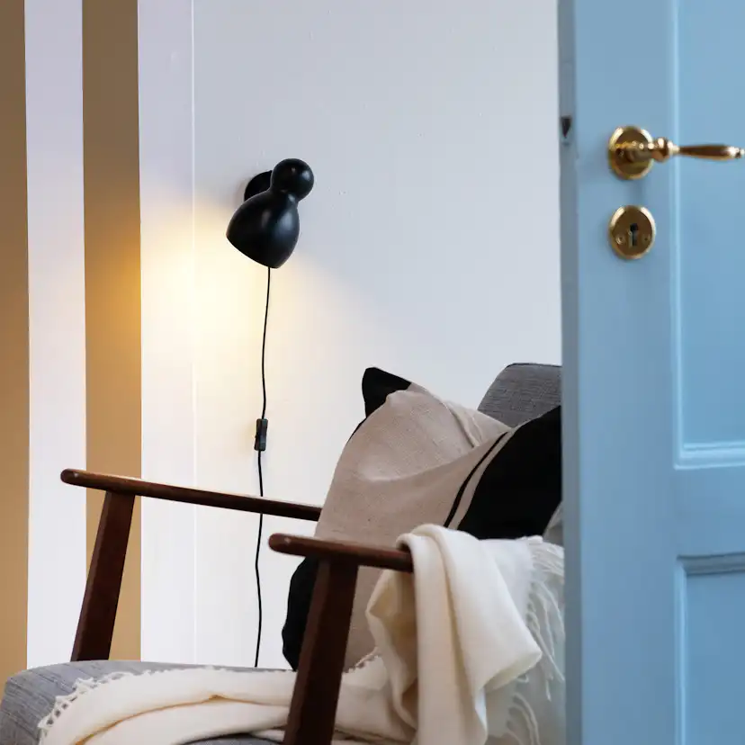 Vägglampa Dyberg Larsen Ludo