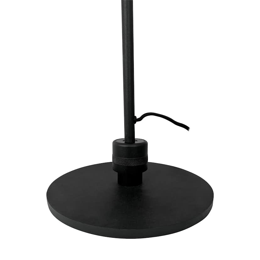 Bordslampa Dyberg Larsen Lotus