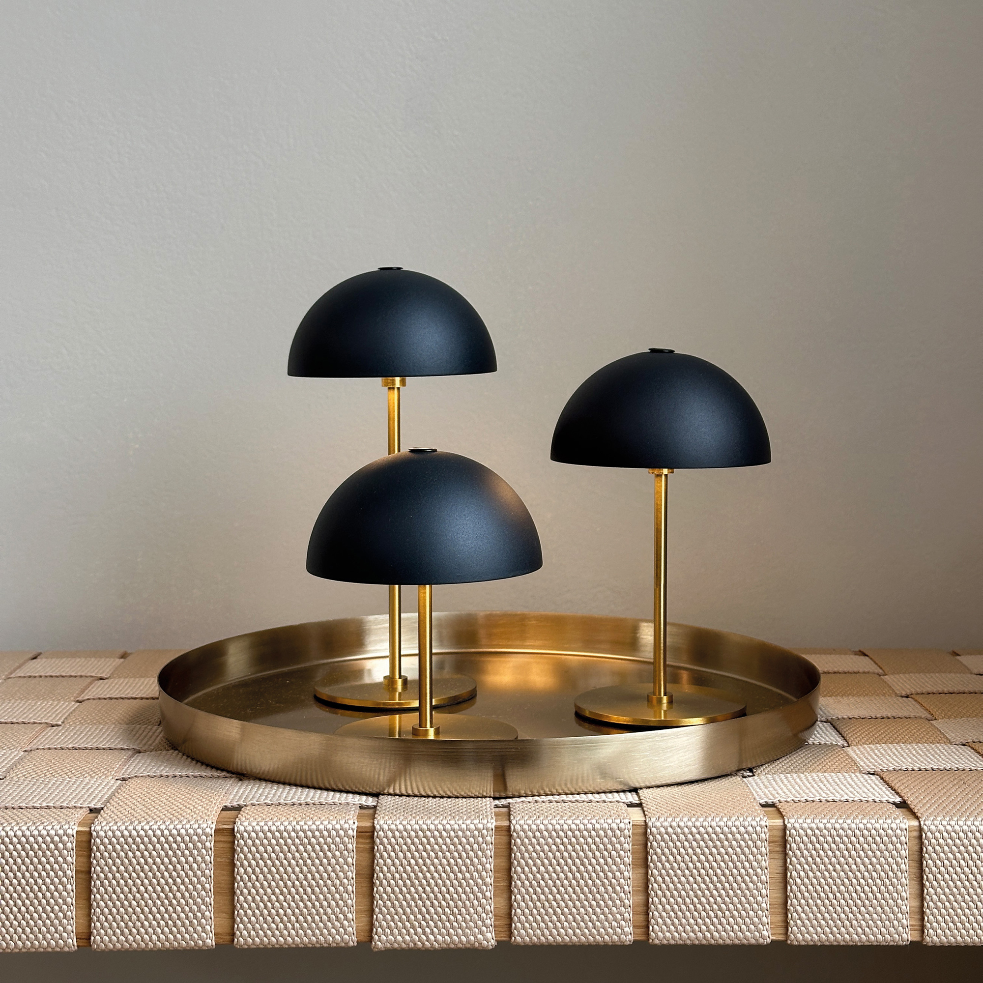 Bordslampa Dyberg Larsen Along Mini 3-pack med Bricka