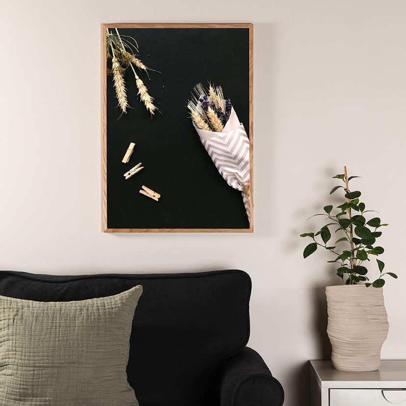 Posters Venture Home Flowers On Table Svart/beige