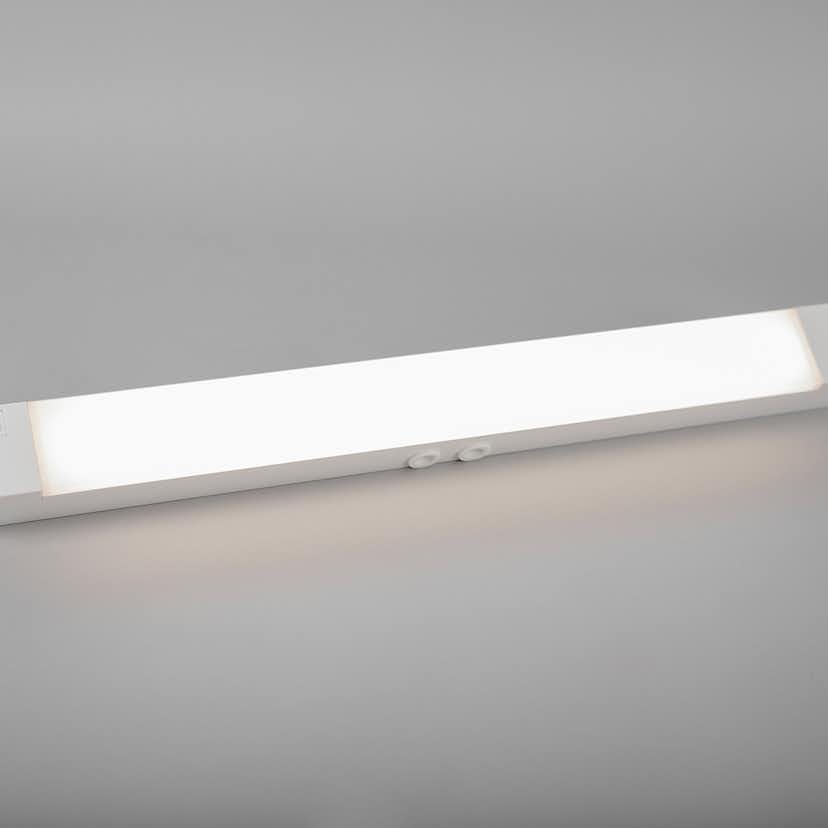 Underskåpsarmatur Hide-A-Lite Arm Kitchen Basic 580 mm