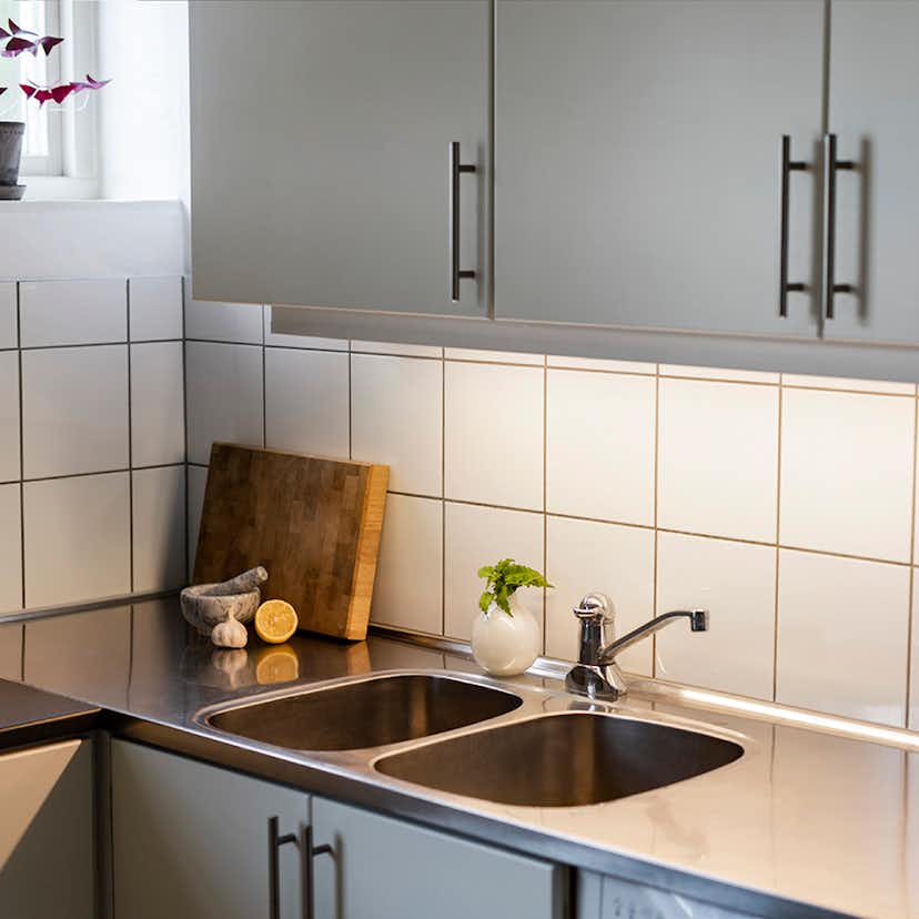 Underskåpsarmatur Hide-A-Lite Arm Kitchen Basic 1180 mm