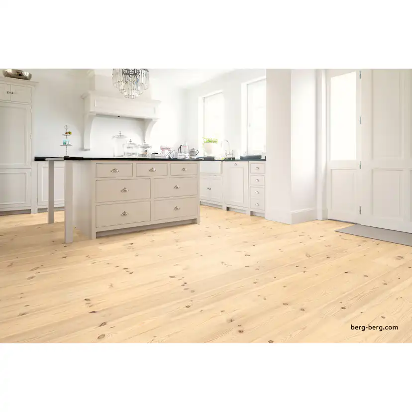 Parkettgolv Berg & Berg Norrlandsfuru XXL Lut Vitolja 2.0