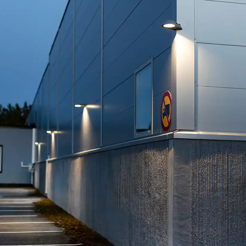 Hörnfäste Hide-A-Lite Sharp Wall