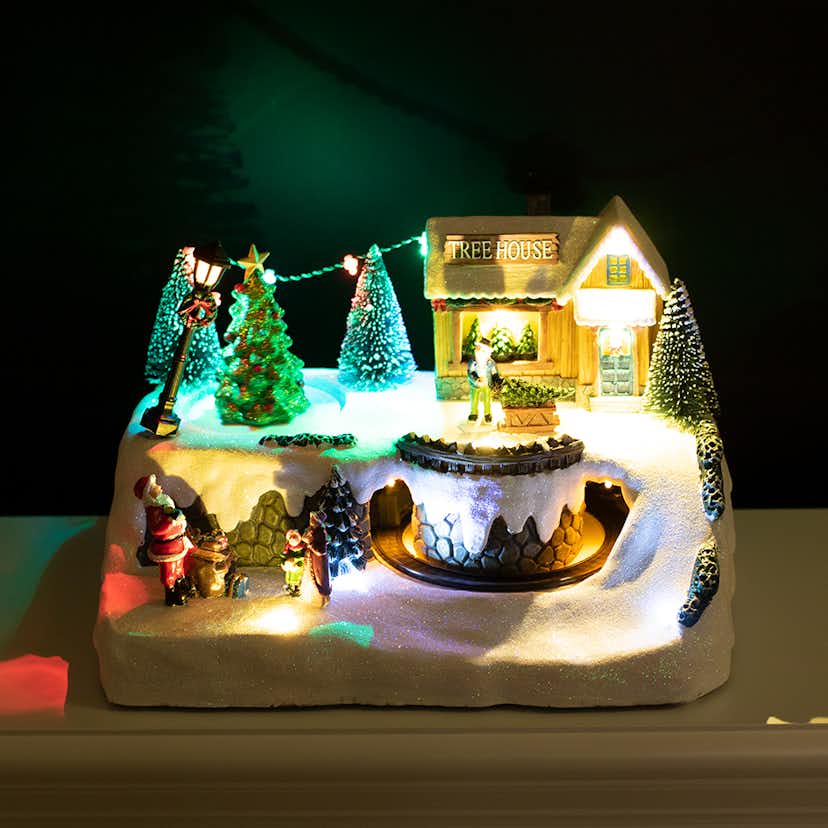 Julby Nordic Winter Treehouse Town