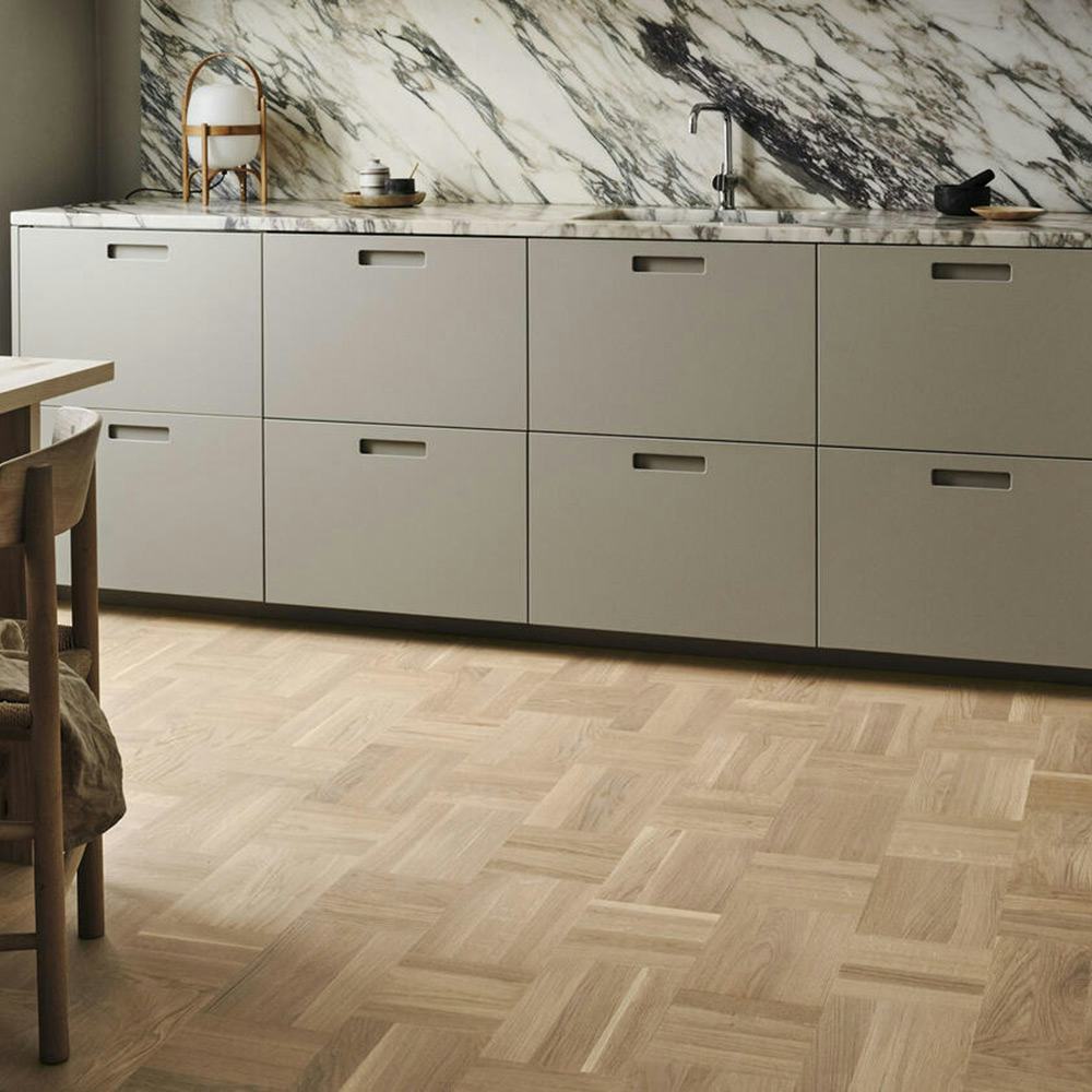 Trägolv Tarkett Grace Ek Era, Mattlackat Parkettgolv med Holländskt Mönster