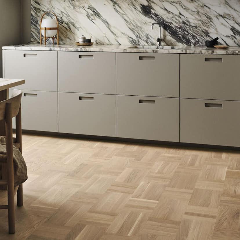 Trägolv Tarkett Grace Ek Era, Mattlackat Parkettgolv med Holländskt Mönster