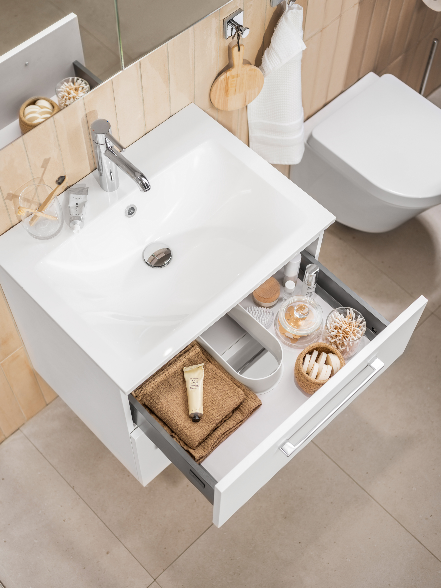 Tvättställsskåp Alterna Isella Aqua med Ariella Mineralkomposit Tvättställ