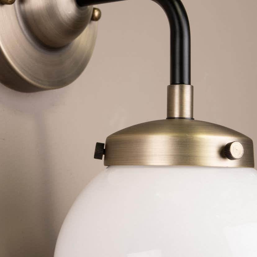 Vägglampa Globen Lighting Alley 1 IP44 Antikmässing/Vit