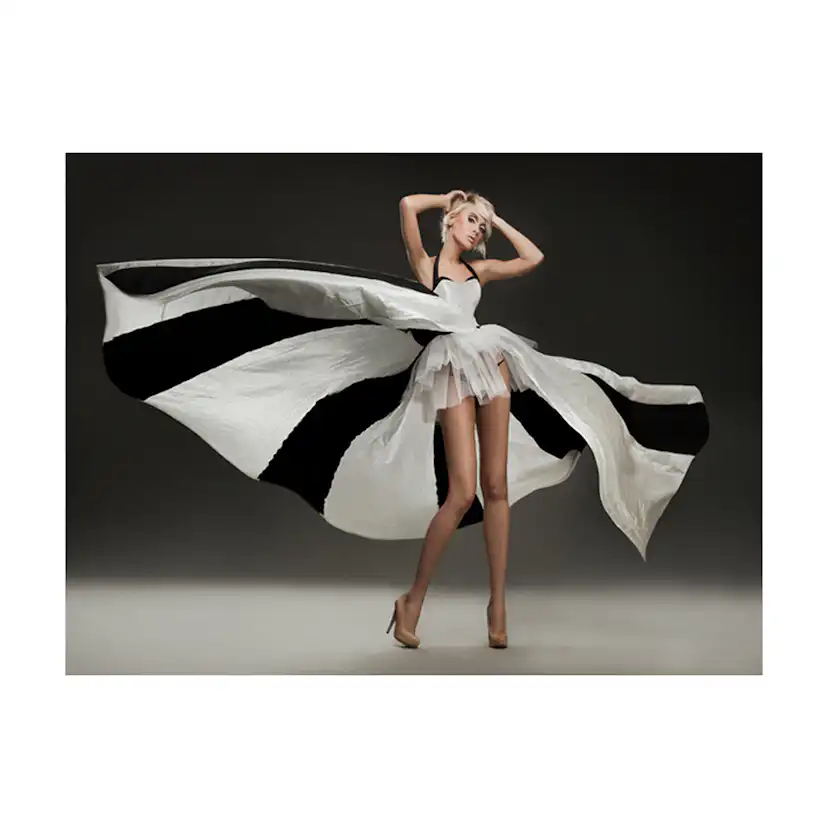 Fototapet Arkiio Vacker Blondin I Fantastisk Klänning