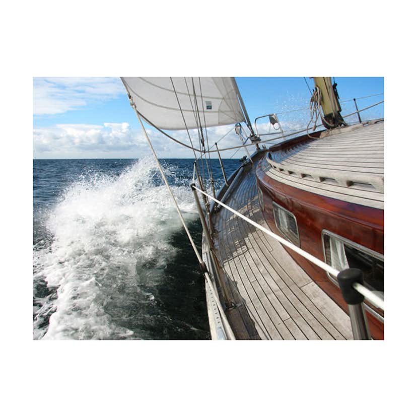 Fototapet Arkiio En Båt I Havet