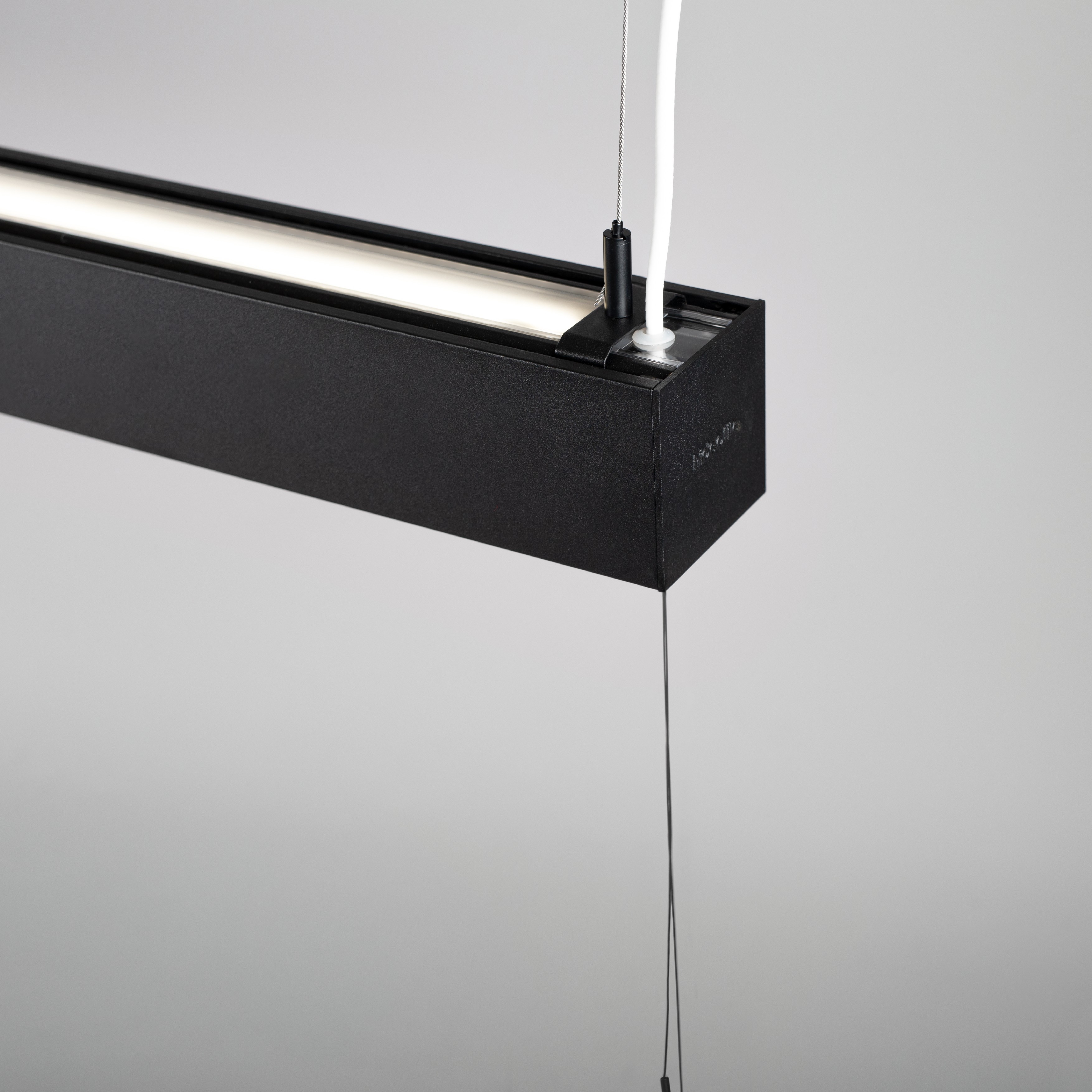 Taklampa Hide-a-lite Actor Pendant DP Svart 30/70 Dim