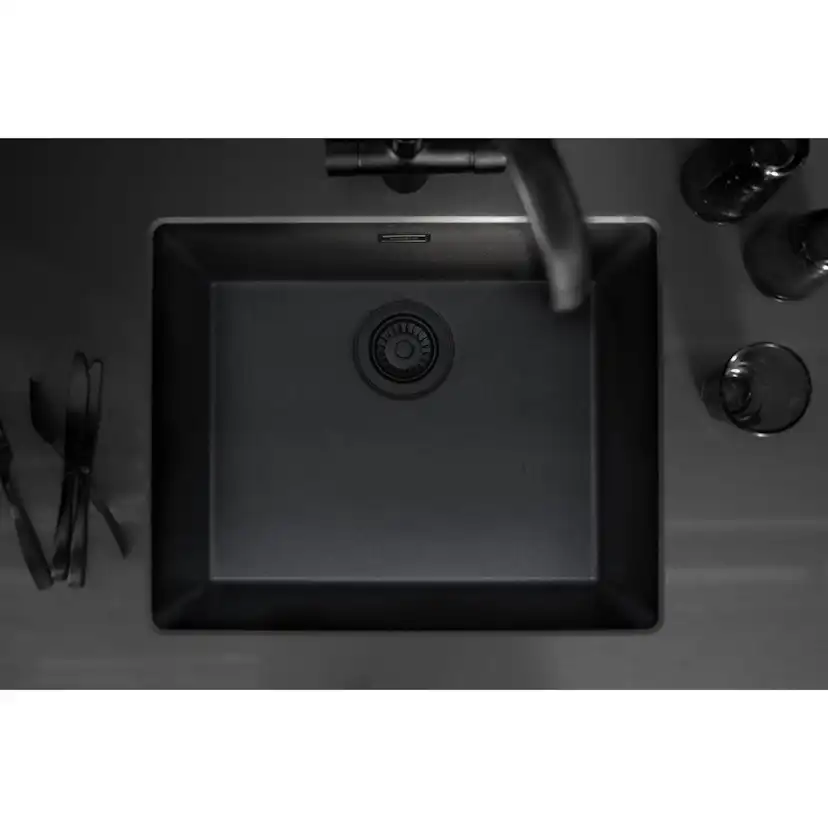 Diskho Stala Essent CEG-E50B Komposit Svart Enkel med Korgventil