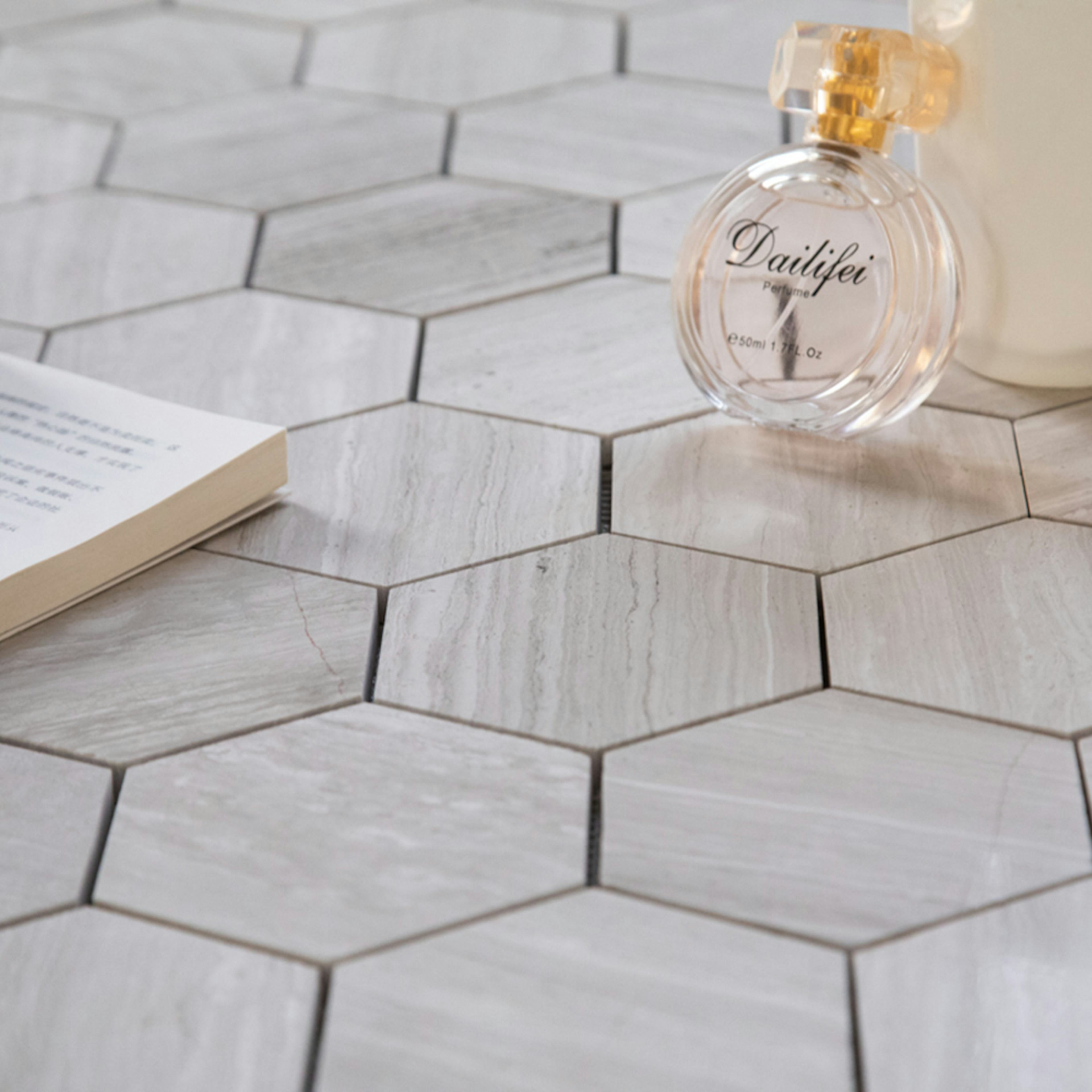 Natursten ArtStone Woodlight Gravin Hexagon Polerad 10x10 cm