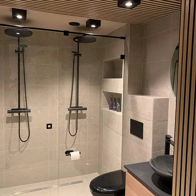 Akustikpanel Wood on wall Ek Ljuslackad