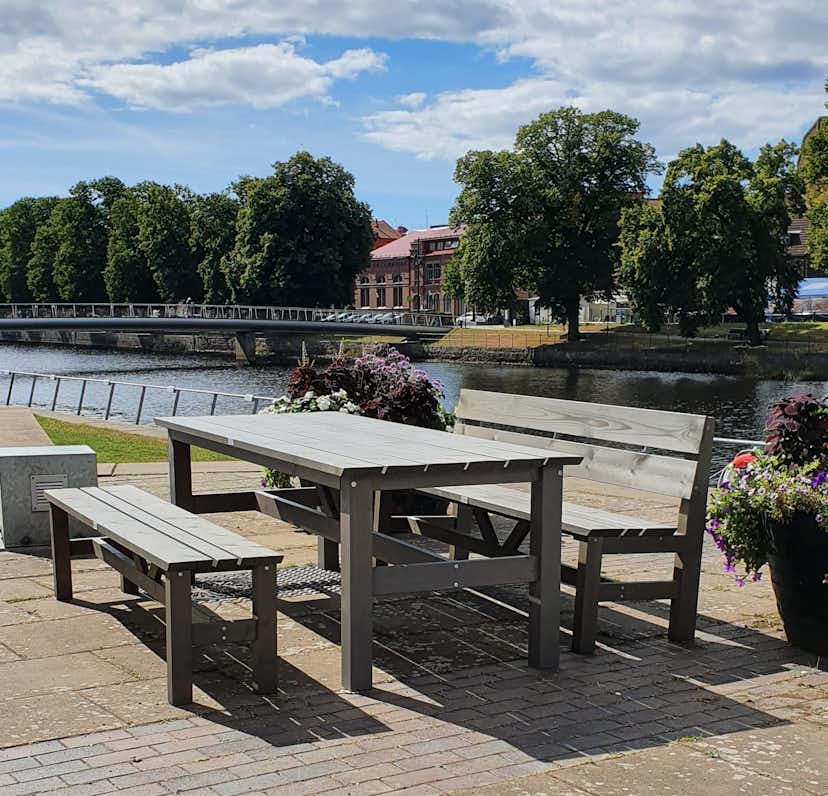 Matgrupp Eden Wood Viking Utomhusbord 220 cm & 2 Bänkar med/utan Rygg i Furu