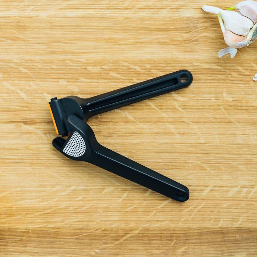 Vitlökspress Fiskars Functional Form