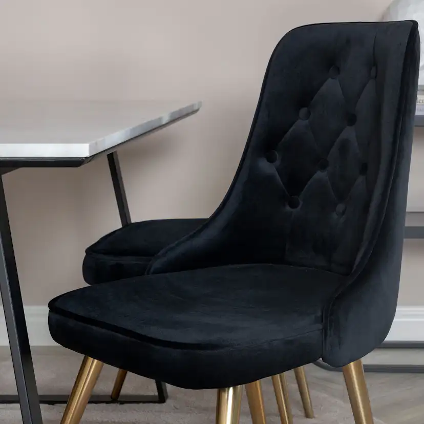 Matgrupp Venture Home Estelle med 4 Velvet Deluxe stolar