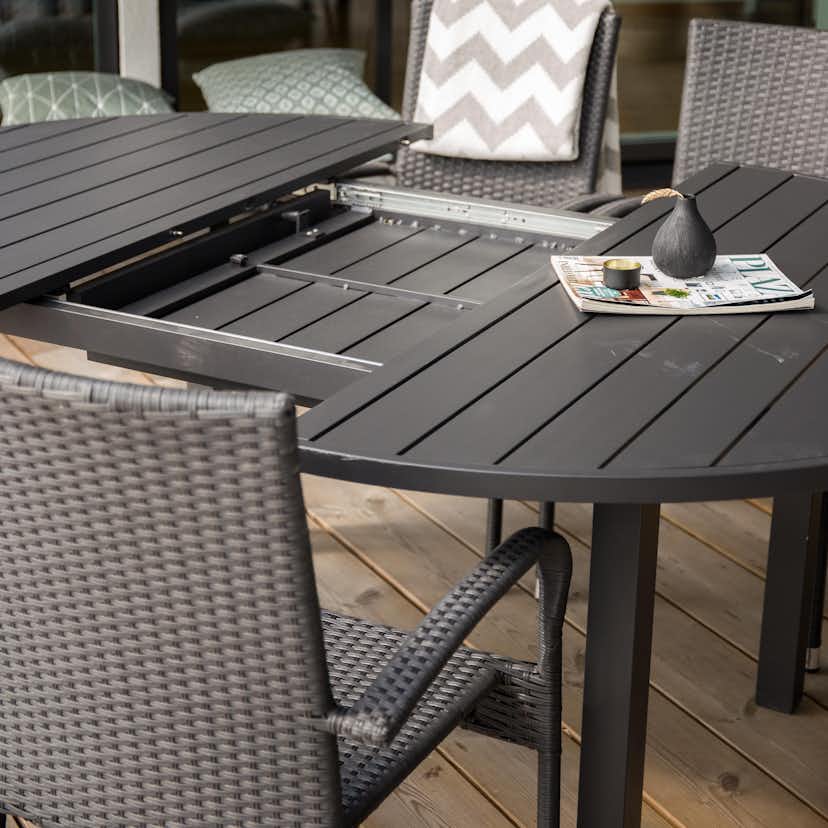 Matgrupp Venture Home Madrid Ø 140 med 4 Asta Stolar