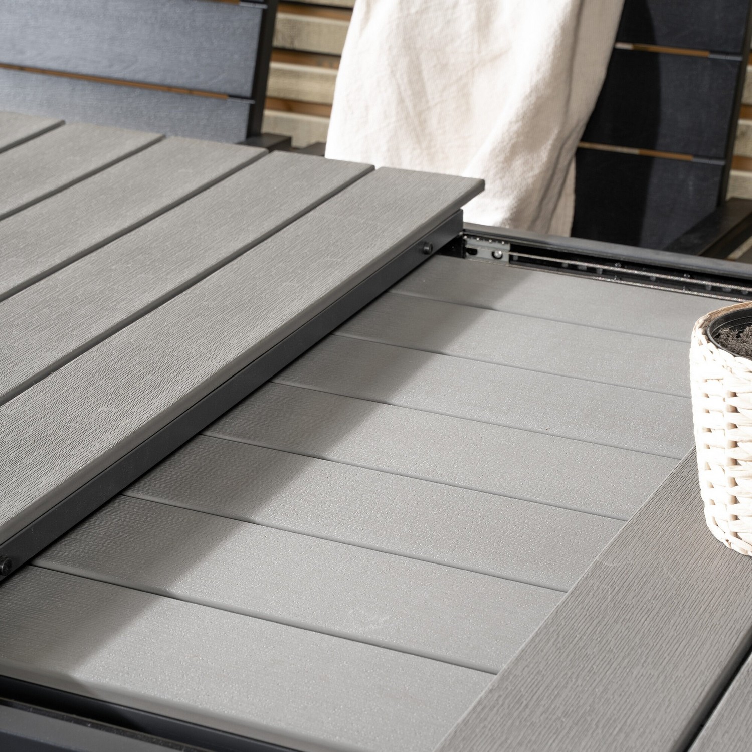 Matgrupp Venture Home Lova 160/240 med 8 Lova Stolar