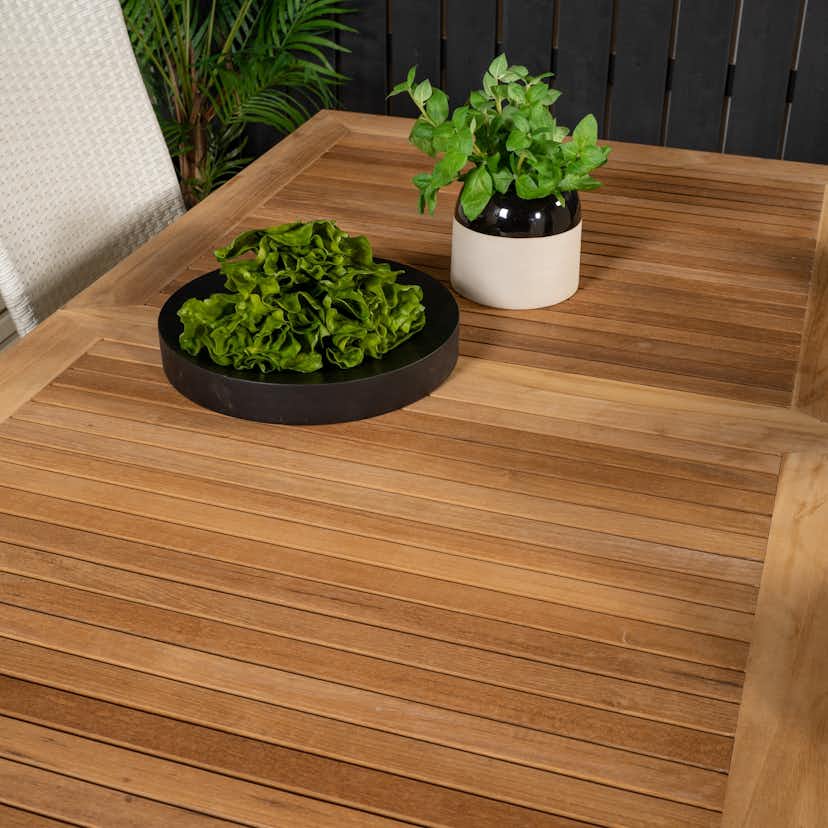 Matgrupp Utomhus Venture Home Perla 160/240 med 4 Pishi Trädgårdsstolar