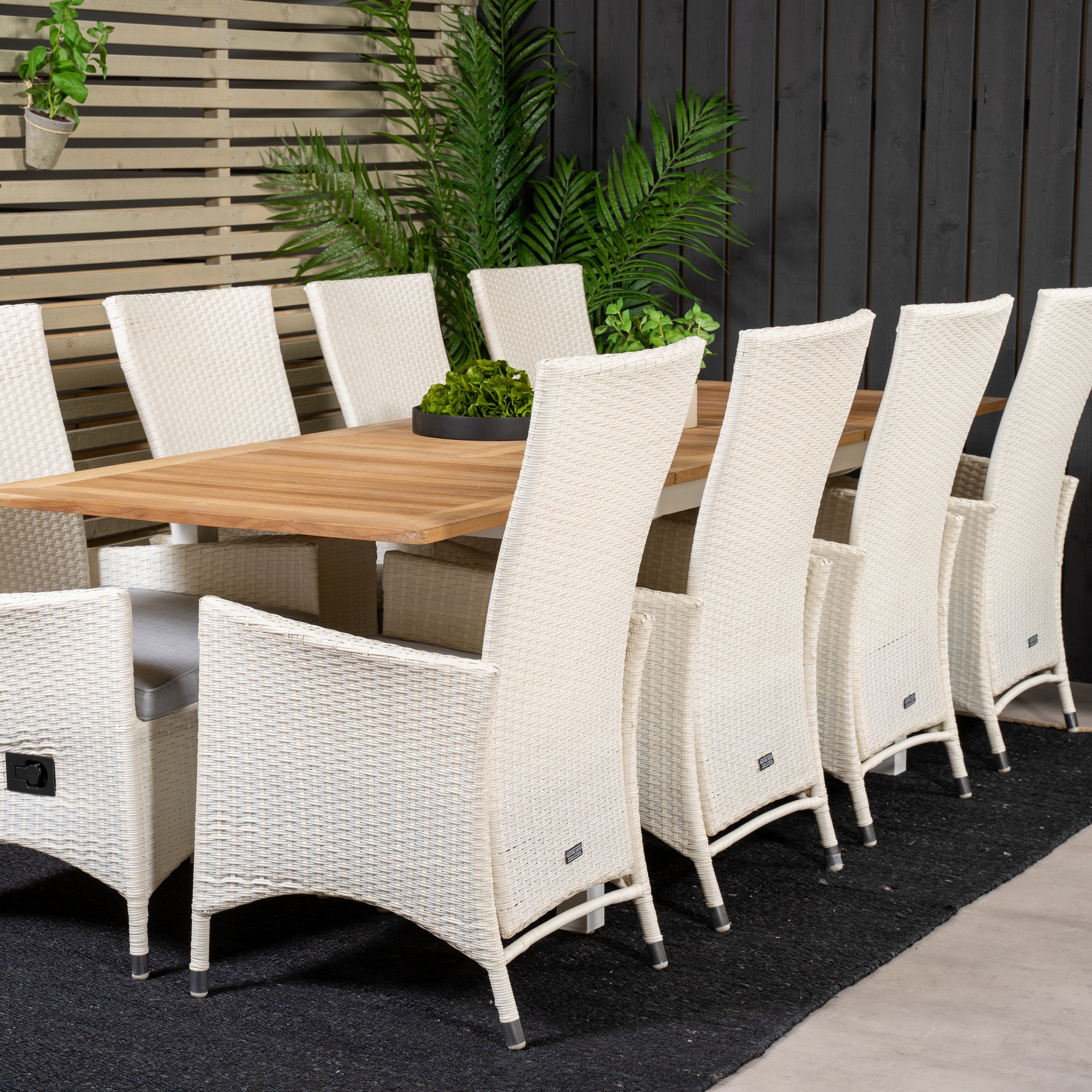 Matgrupp Utomhus Venture Home Perla 160/240 med 8 Pishi KarmTrädgårdsstolar