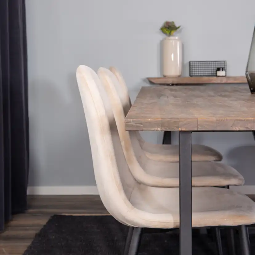 Matgrupp Venture Home Peo med 6 Pobbie Stolar Sammet