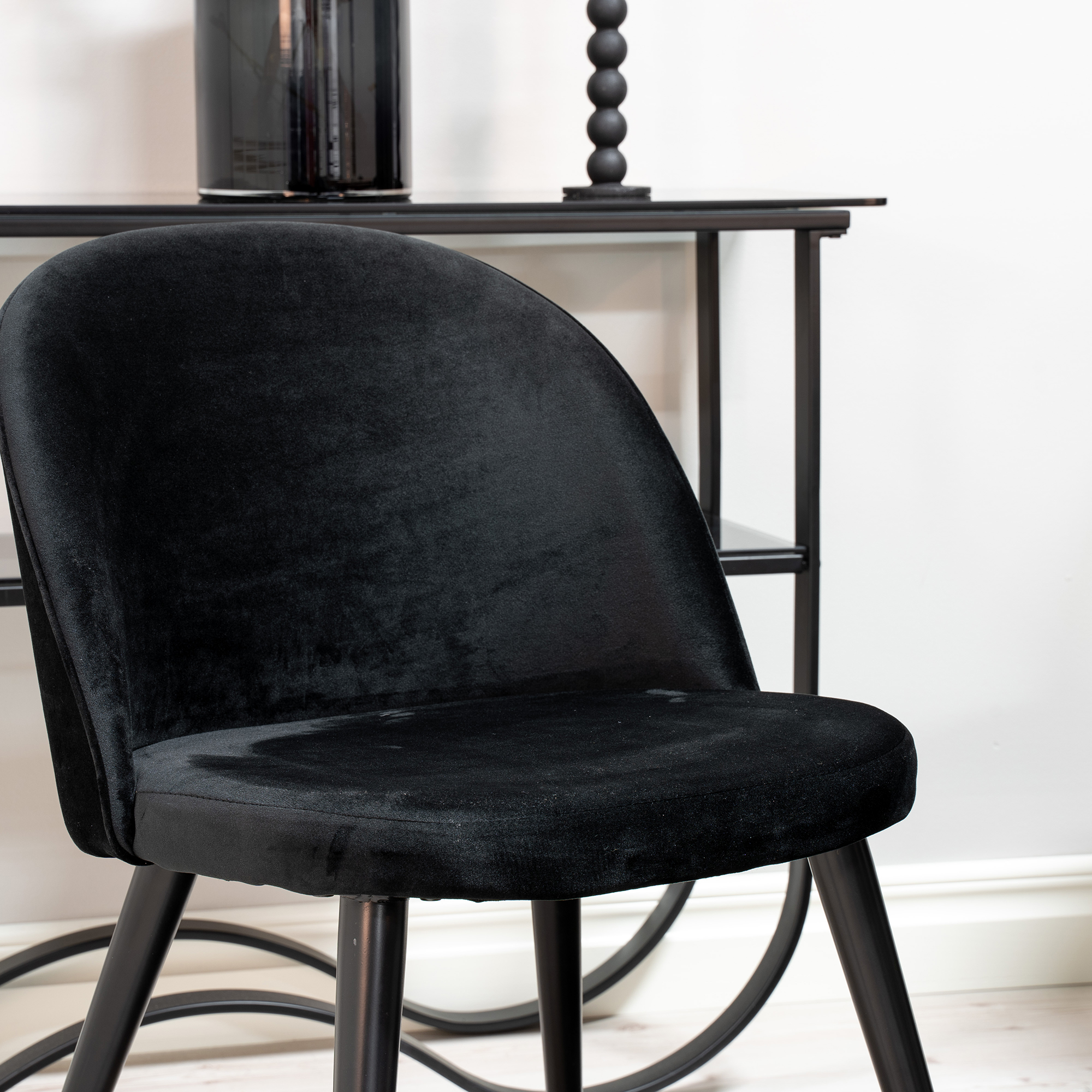 Matgrupp furniture/fashion Copenhagen med 6 Valentina Stolar