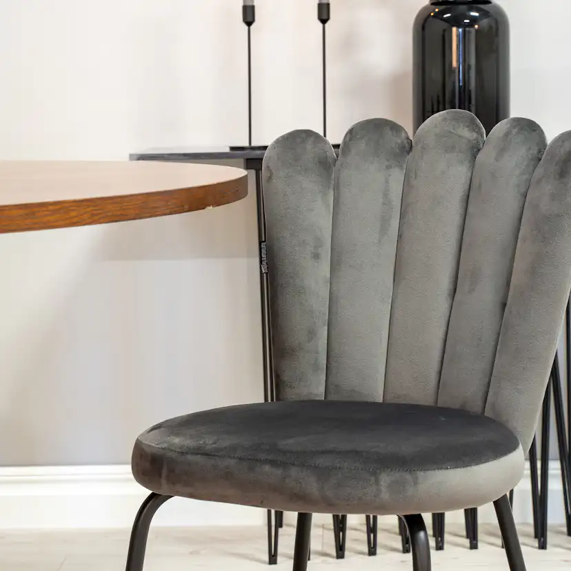 Matgrupp furniture/fashion Copenhagen med 4 Gråa Limhamn Light Stolar