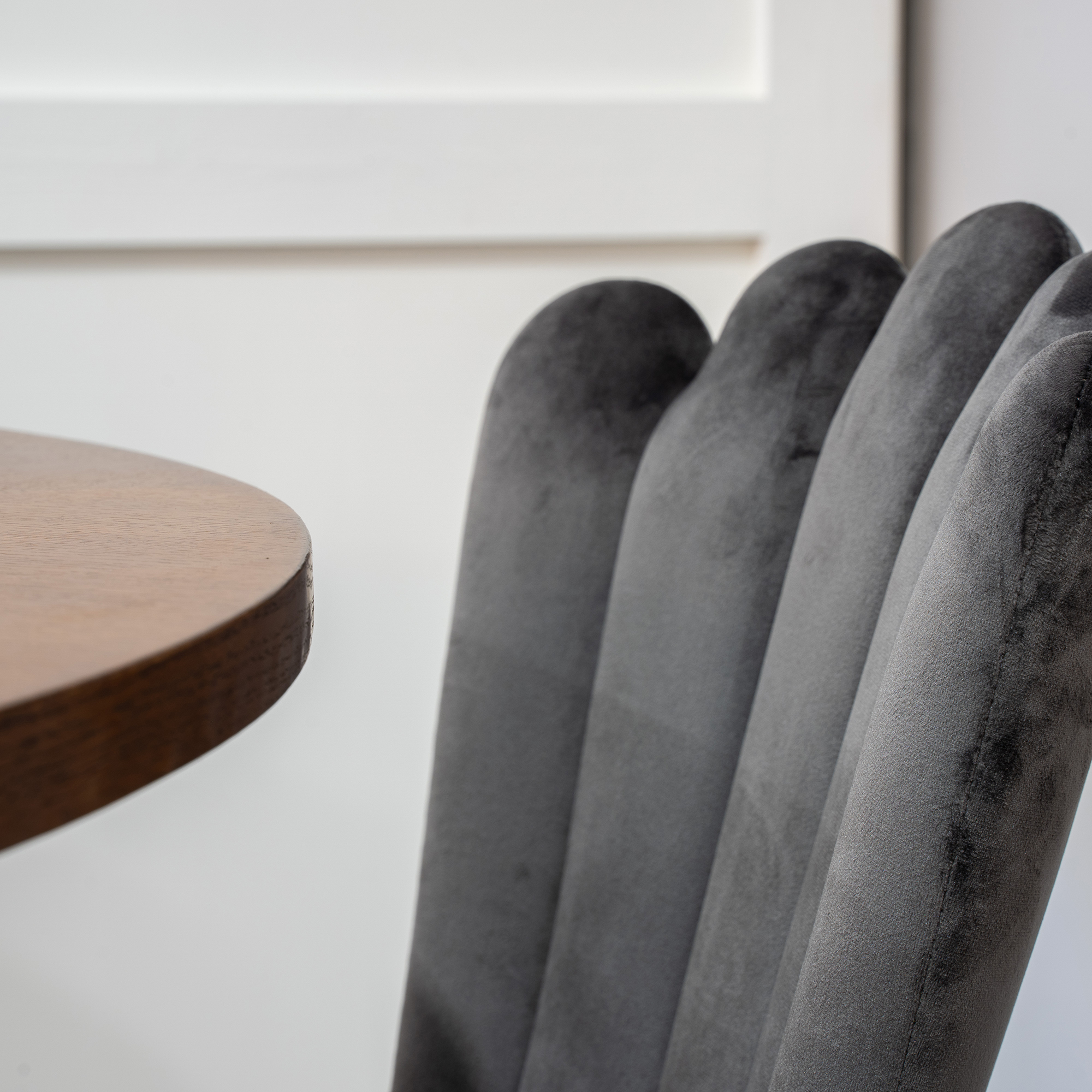 Matgrupp furniture/fashion Copenhagen med 4 Gråa Limhamn Light Stolar