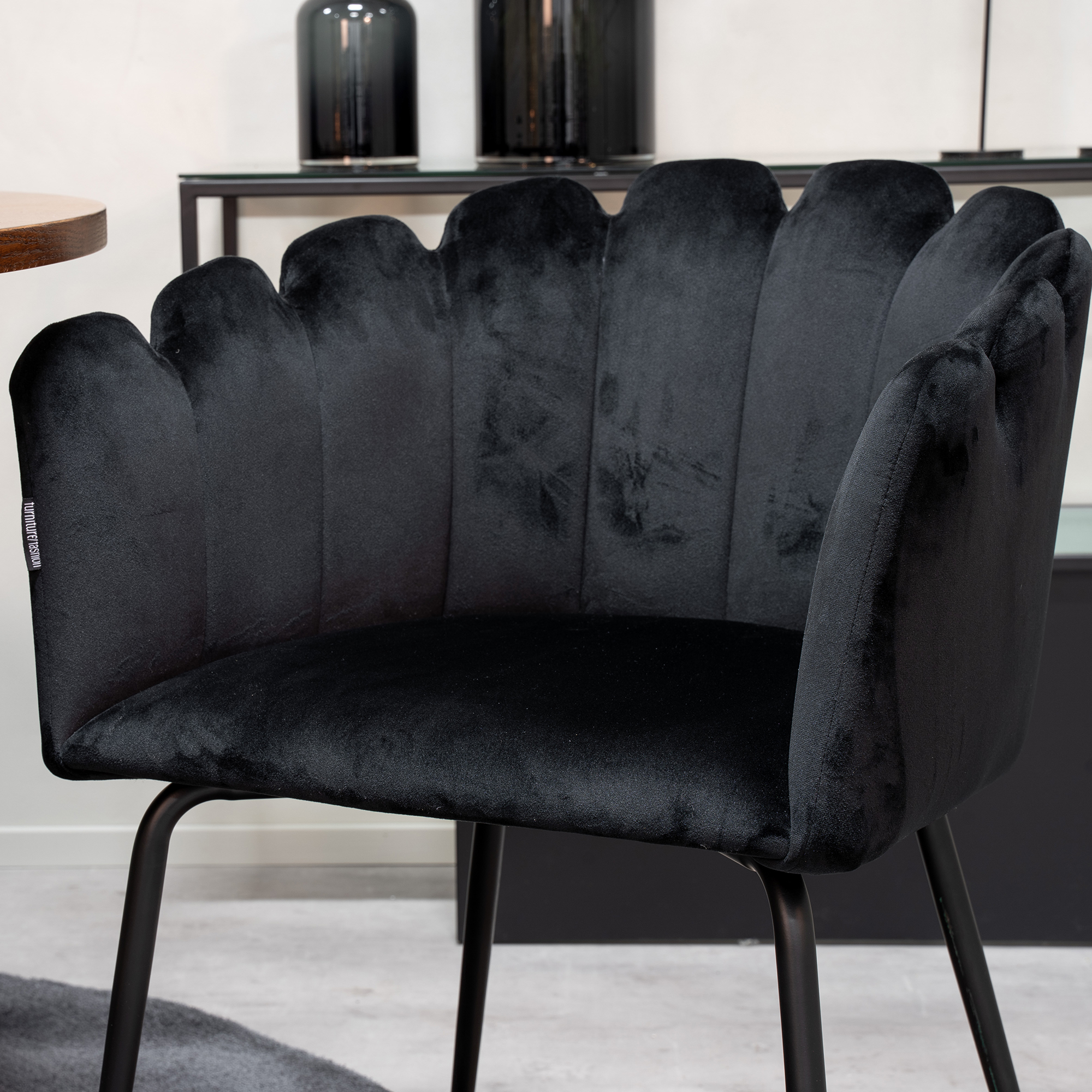 Matgrupp furniture/fashion Copenhagen med 4 Svarta Limhamn Stolar