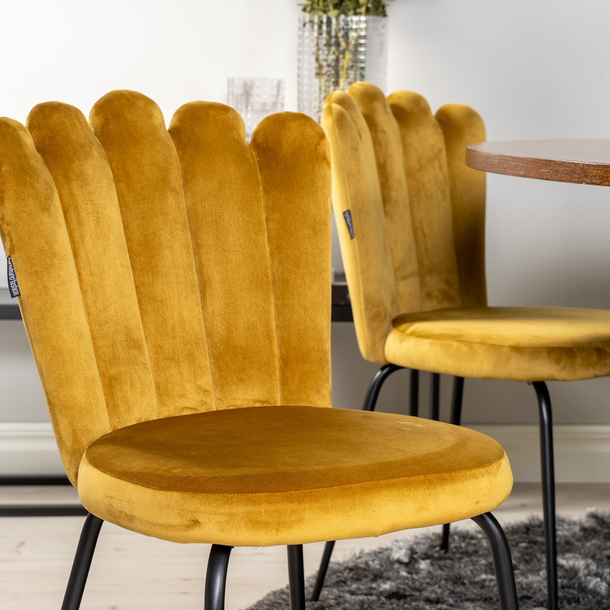 Matgrupp Venture Home Copenhagen med 6 Limhamn Light Guld Stolar