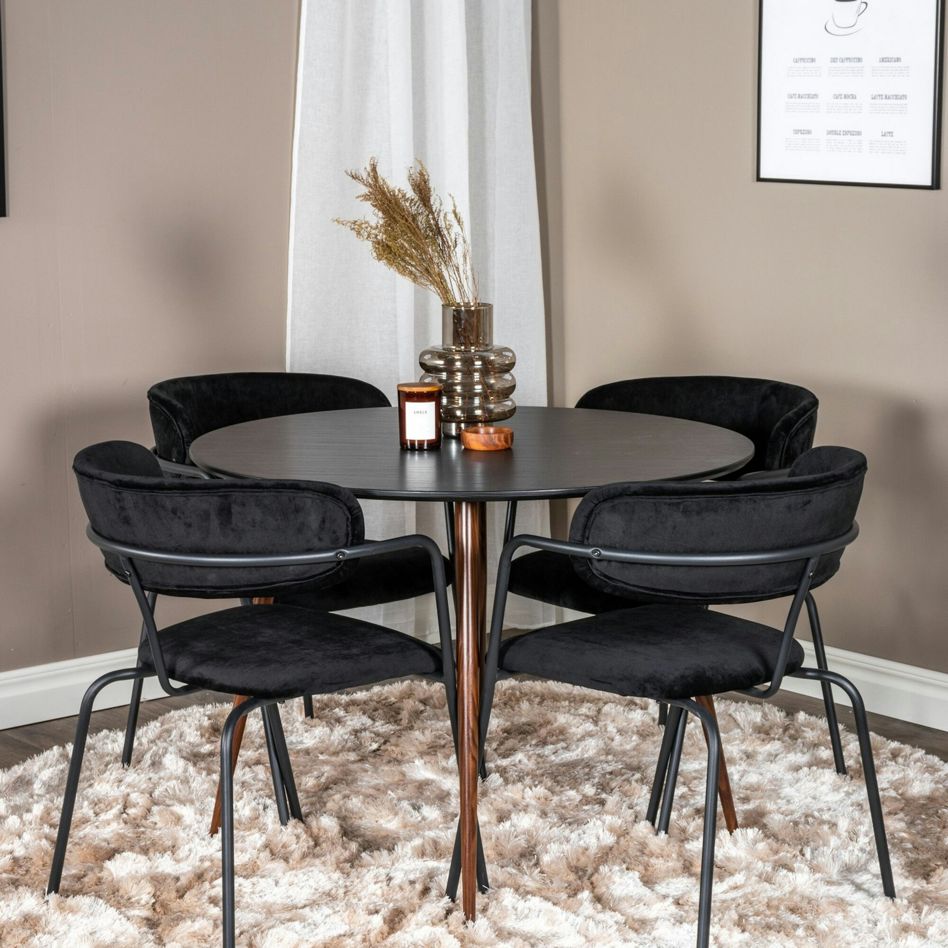 Matgrupp Venture Home Plake med 4 Aris Karmstolar Runt